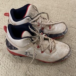 Under Armour Kids' baseball cleats